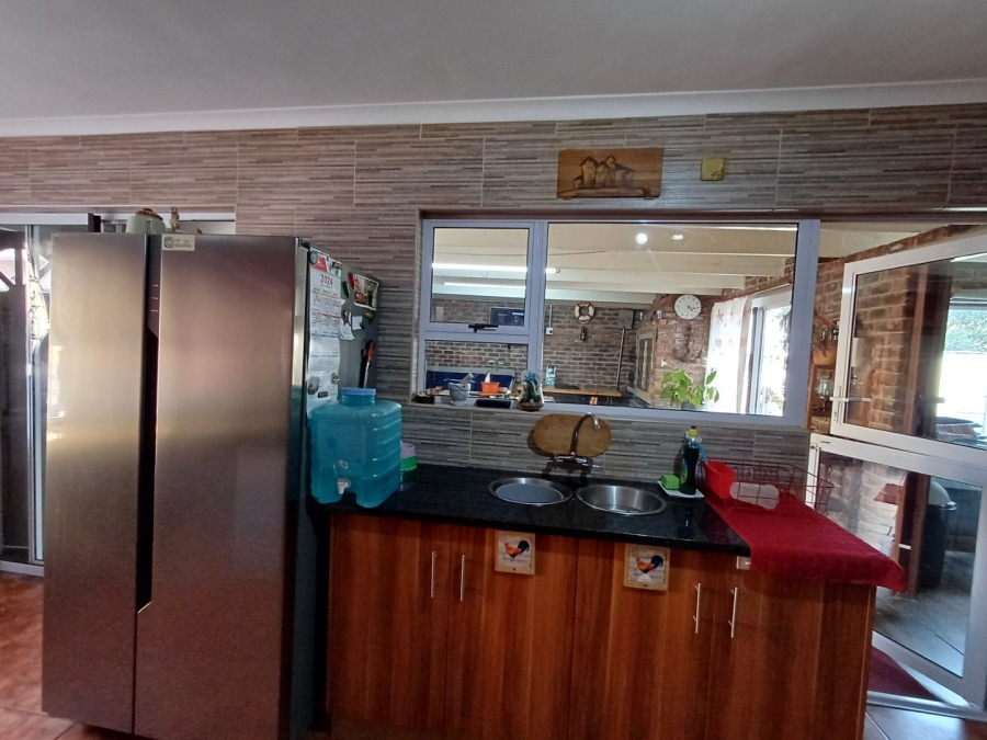 3 Bedroom Property for Sale in Heiderand Western Cape